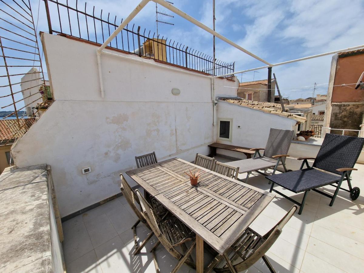 Sea-View Terrace & Bikes Moon Ortigia Holiday Home Syrakusa Exteriör bild